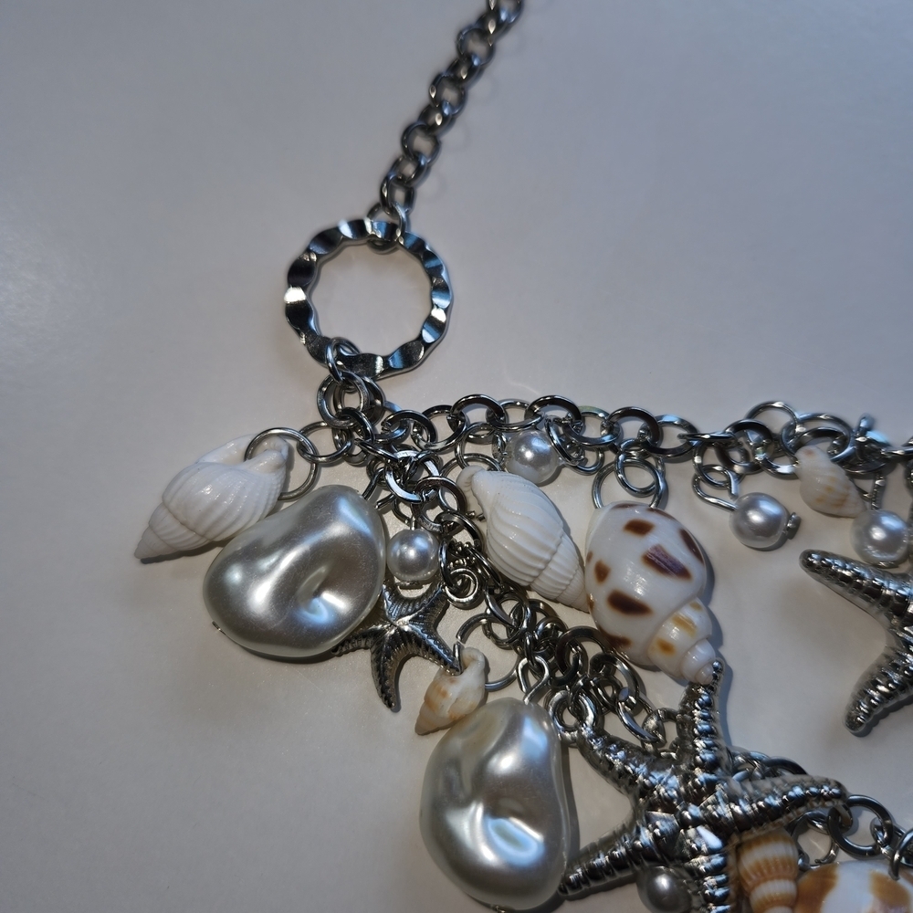 Paparazzi Silver and Cream Starfish Necklace Set - Picture 4 of 6